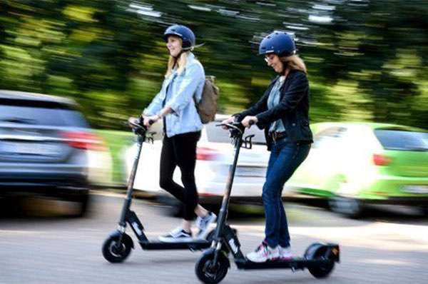 電動滑板車出行