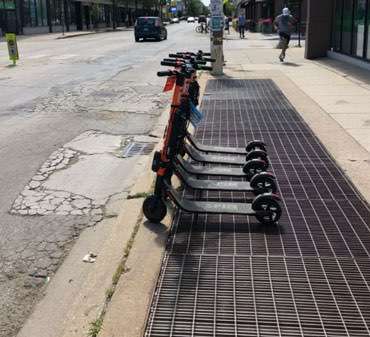 共享電動(dòng)滑板車